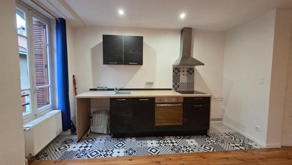 Appartement Poncin 2 pièce(s) 61 m2