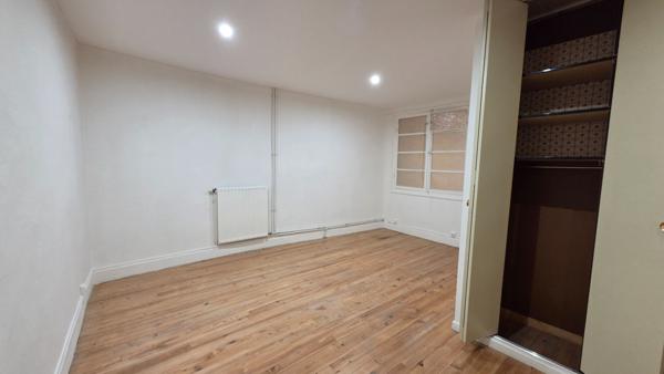 Appartement Poncin 2 pièce(s) 61 m2