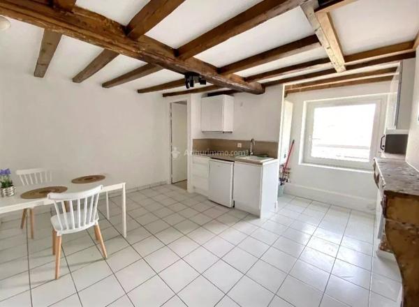 Location                                                      Appartement
                        
                     2 pièces                      37 m2                     à Vienne