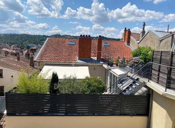 Location                                                      Appartement
                        
                     2 pièces                      37 m2                     à Vienne