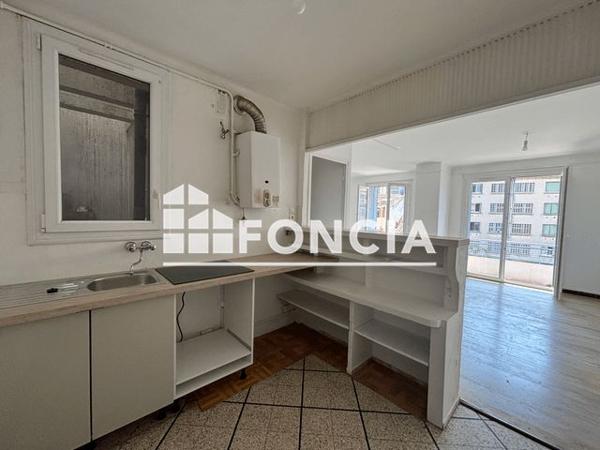 Location Appartement 2 pièces 45 m² - PLACE PERRIN La Seyne Sur Mer 83500