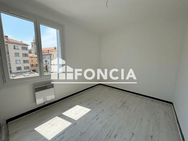 Location Appartement 2 pièces 45 m² - PLACE PERRIN La Seyne Sur Mer 83500