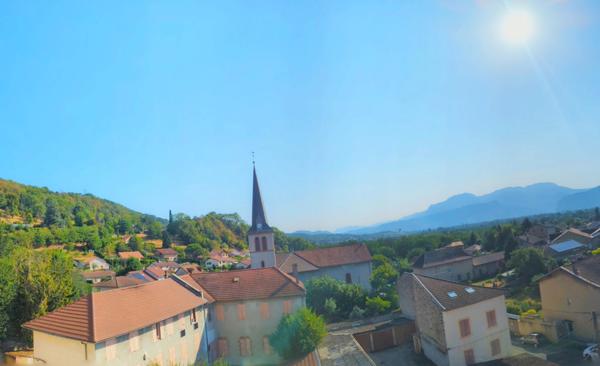 Appartement à vendre 4 pièces TULLINS (38) -  62.79 m² - Dernier étage - 2 chambres- 2 caves et stationnement au bas de l'immeuble