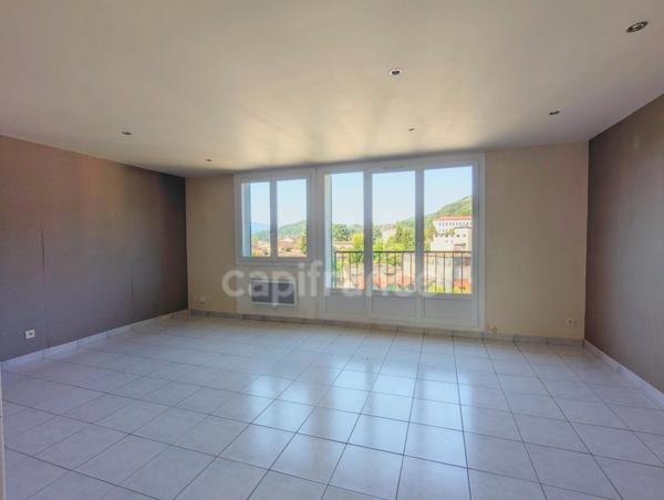 Appartement à vendre 4 pièces TULLINS (38) -  62.79 m² - Dernier étage - 2 chambres- 2 caves et stationnement au bas de l'immeuble