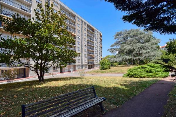 LYON 5EME ARRONDISSEMENT Appartement T2 avec cave - stationnement libre