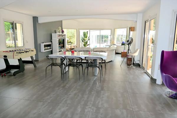 Propriété de 196 m2 - 4 Chambres - Piscine - Les Sorinieres - L'Agence Locale