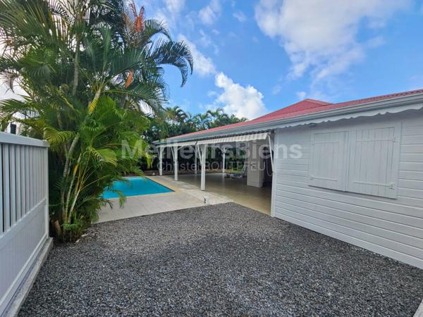 Villa 3ch proche bourg, piscine, citerne