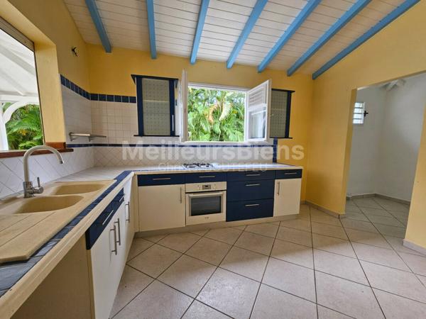 Villa 3ch proche bourg, piscine, citerne