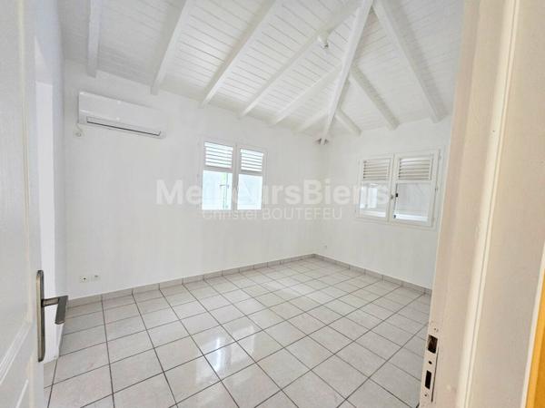 Villa 3ch proche bourg, piscine, citerne