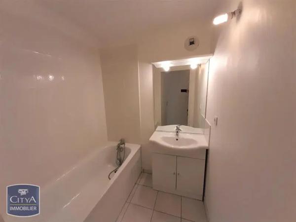Appartement à louer 2 pièces 47.59m² Beaupréau-en-Mauges (49600)