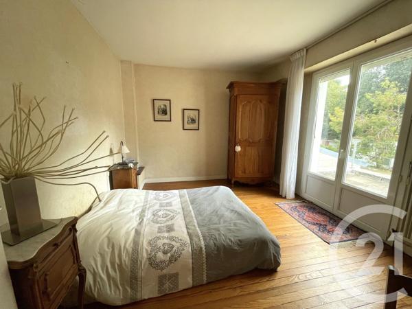Maison à vendre  7 pièces - 153,99 m 2   ROYAN  - 17
