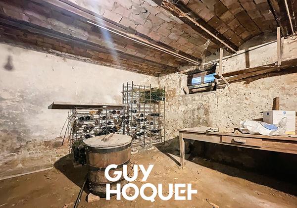 Maison en Pierre à Rénover + Grenier Aménageable et dépendances - 71260 FLEURVILLE