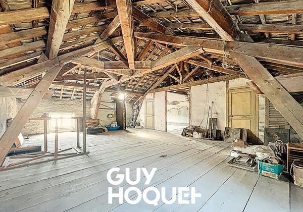 Maison en Pierre à Rénover + Grenier Aménageable et dépendances - 71260 FLEURVILLE