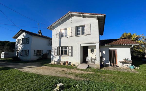 Maison à vendre    4 pièces •  Roquefort