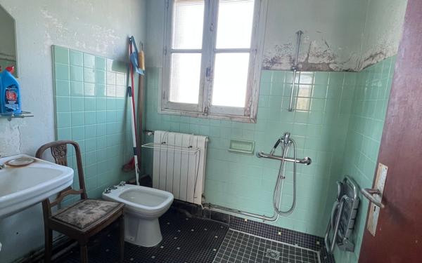 Maison à vendre    4 pièces •  Roquefort