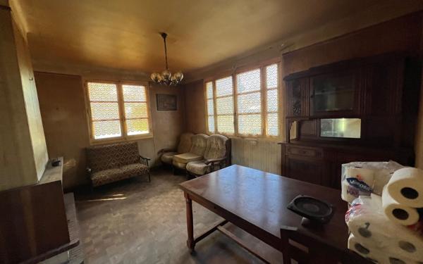 Maison à vendre    4 pièces •  Roquefort