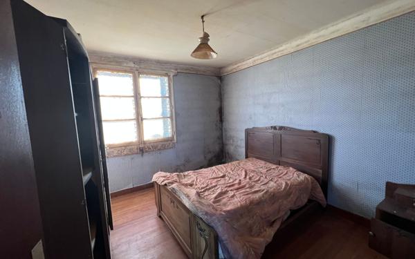 Maison à vendre    4 pièces •  Roquefort