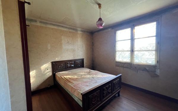 Maison à vendre    4 pièces •  Roquefort