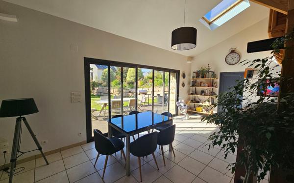 Maison à vendre    5 pièces • 124,99 m2 Trégastel