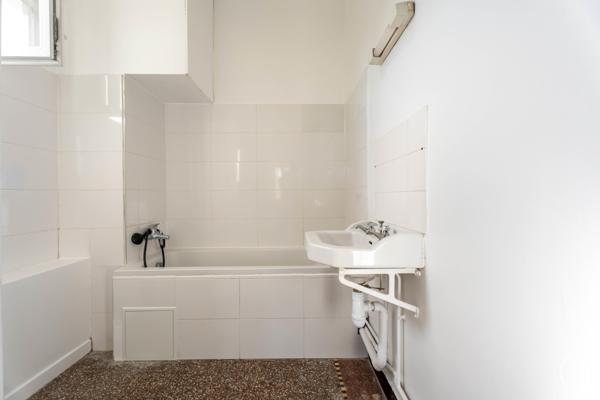Appartement T3 à vendre  3 pièces - 48,86 m 2   BIARRITZ  - 64