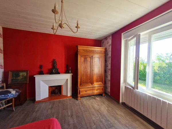 AUTHENTIQUE CHARENTAISE RENOVEE 3ch, veranda, 5000m2 de terrain, 2 garages