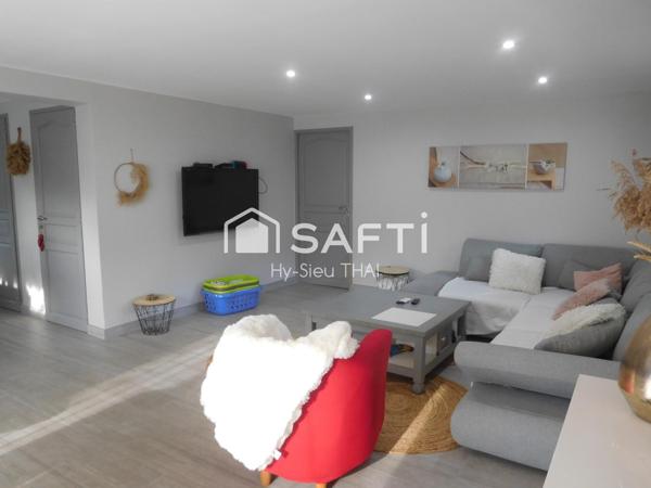 Maison Contemporaine de 140 m2, construite en 1970, 7 pièces, 3 Chambres, à ALEX-GROISSIAT, terrain 959 m2,