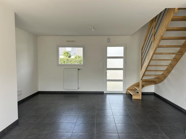 A LOUER – MAISON F 5 – 101.6 m² – SURZUR