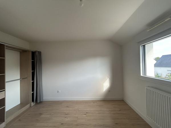 A LOUER – MAISON F 5 – 101.6 m² – SURZUR