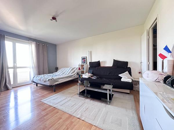 TYPE 1 - REIMS, AVENUE D'EPERNAY