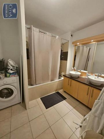 Appartement à louer 3 pièces 62.41m² Bassens (33530)