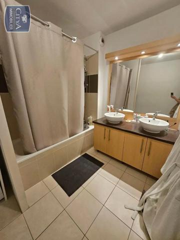 Appartement à louer 3 pièces 62.41m² Bassens (33530)