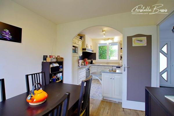 Maison 3 chambres avec s/sol total bien située