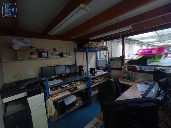 Local professionnel à louer 350m²