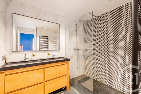 Appartement F3 à vendre  3 pièces - 90 m 2   VILLEFRANCHE SUR MER  - 06