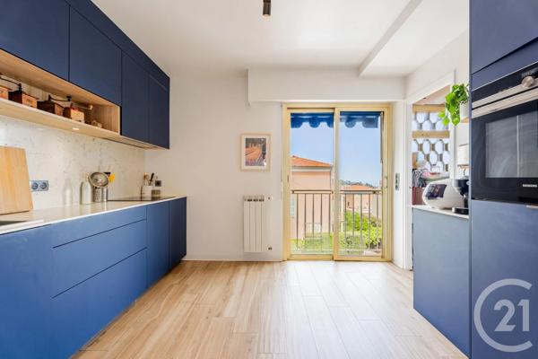 Appartement F3 à vendre  3 pièces - 90 m 2   VILLEFRANCHE SUR MER  - 06