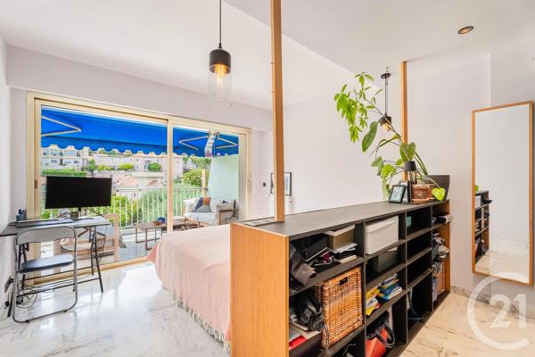 Appartement F3 à vendre  3 pièces - 90 m 2   VILLEFRANCHE SUR MER  - 06