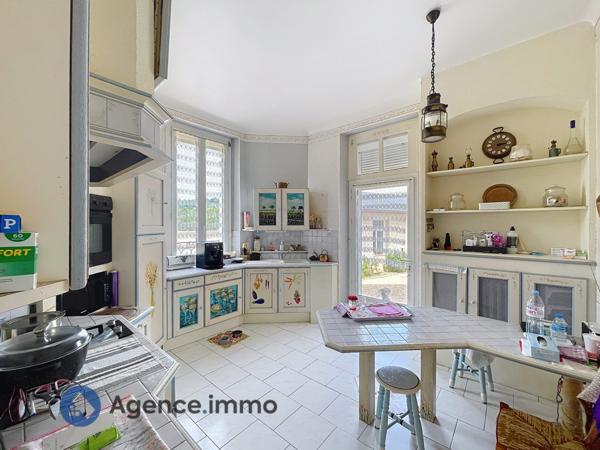 AUBIGNE-RACAN (72800) maison 7 pièces 190 m2 - studio