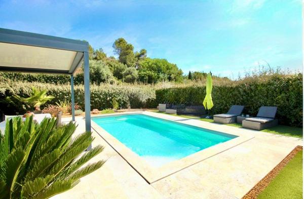 Cuers Var- villa individuelle récente avec garage et piscine-3 chambres