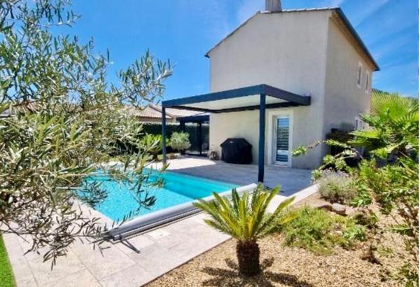 Cuers Var- villa individuelle récente avec garage et piscine-3 chambres