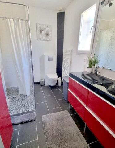 Cuers Var- villa individuelle récente avec garage et piscine-3 chambres