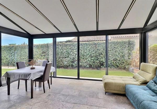 Cuers Var- villa individuelle récente avec garage et piscine-3 chambres