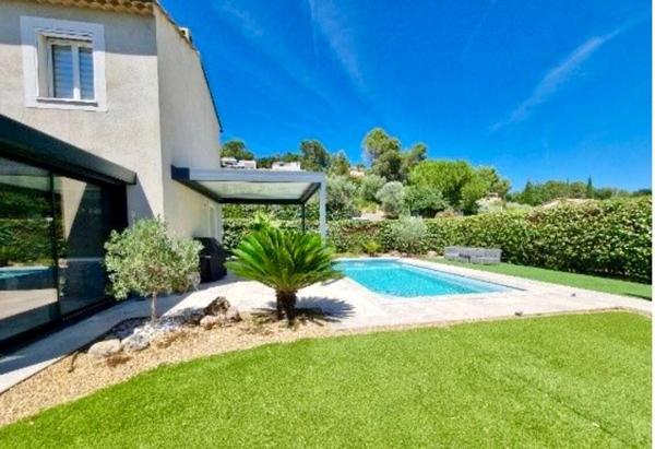 Cuers Var- villa individuelle récente avec garage et piscine-3 chambres