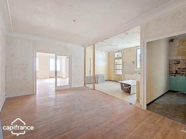 Immeuble à rénover – 335 m² dans le centre historique de Thouars (79) Deux Sèvres