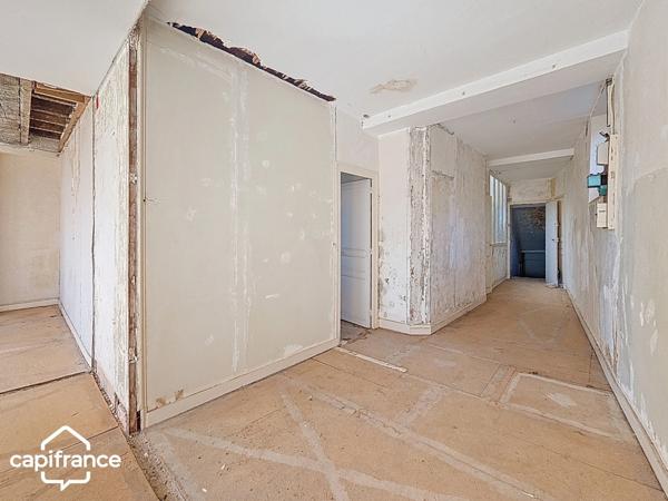 Immeuble à rénover – 335 m² dans le centre historique de Thouars (79) Deux Sèvres