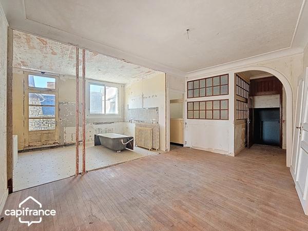 Immeuble à rénover – 335 m² dans le centre historique de Thouars (79) Deux Sèvres