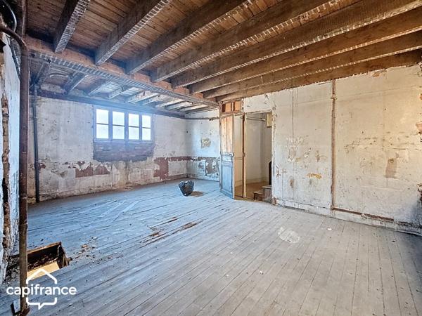 Immeuble à rénover – 335 m² dans le centre historique de Thouars (79) Deux Sèvres