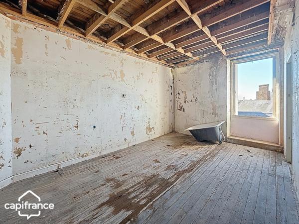 Immeuble à rénover – 335 m² dans le centre historique de Thouars (79) Deux Sèvres