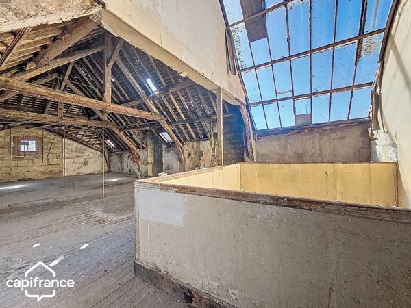 Immeuble à rénover – 335 m² dans le centre historique de Thouars (79) Deux Sèvres