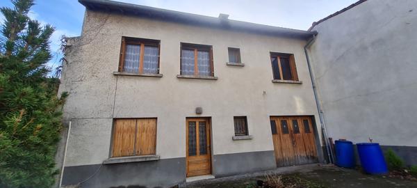 À VENDRE : Grande maison de ville - Le Cendre - Le cendre