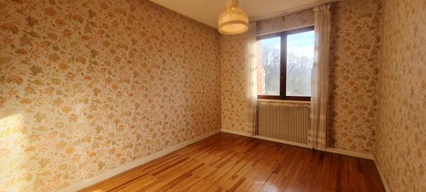 À VENDRE : Grande maison de ville - Le Cendre - Le cendre